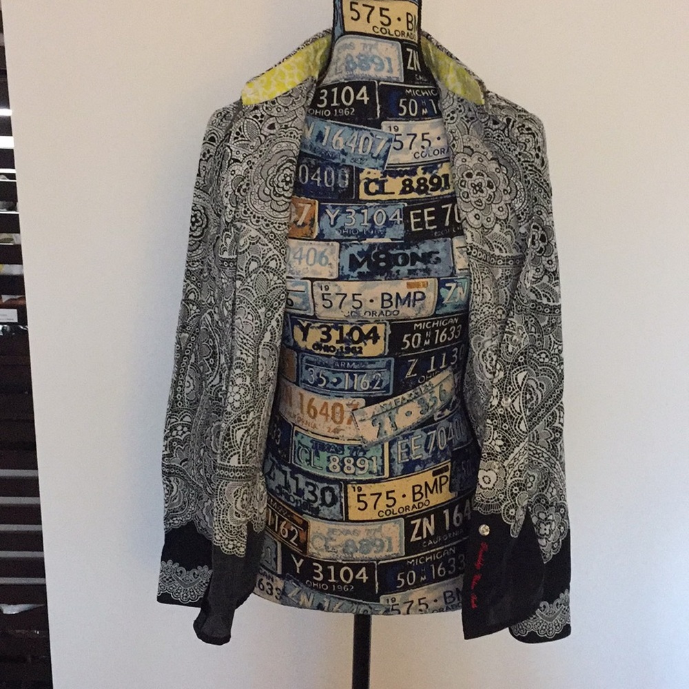 Robert Graham dress shirt, black & white pattern.